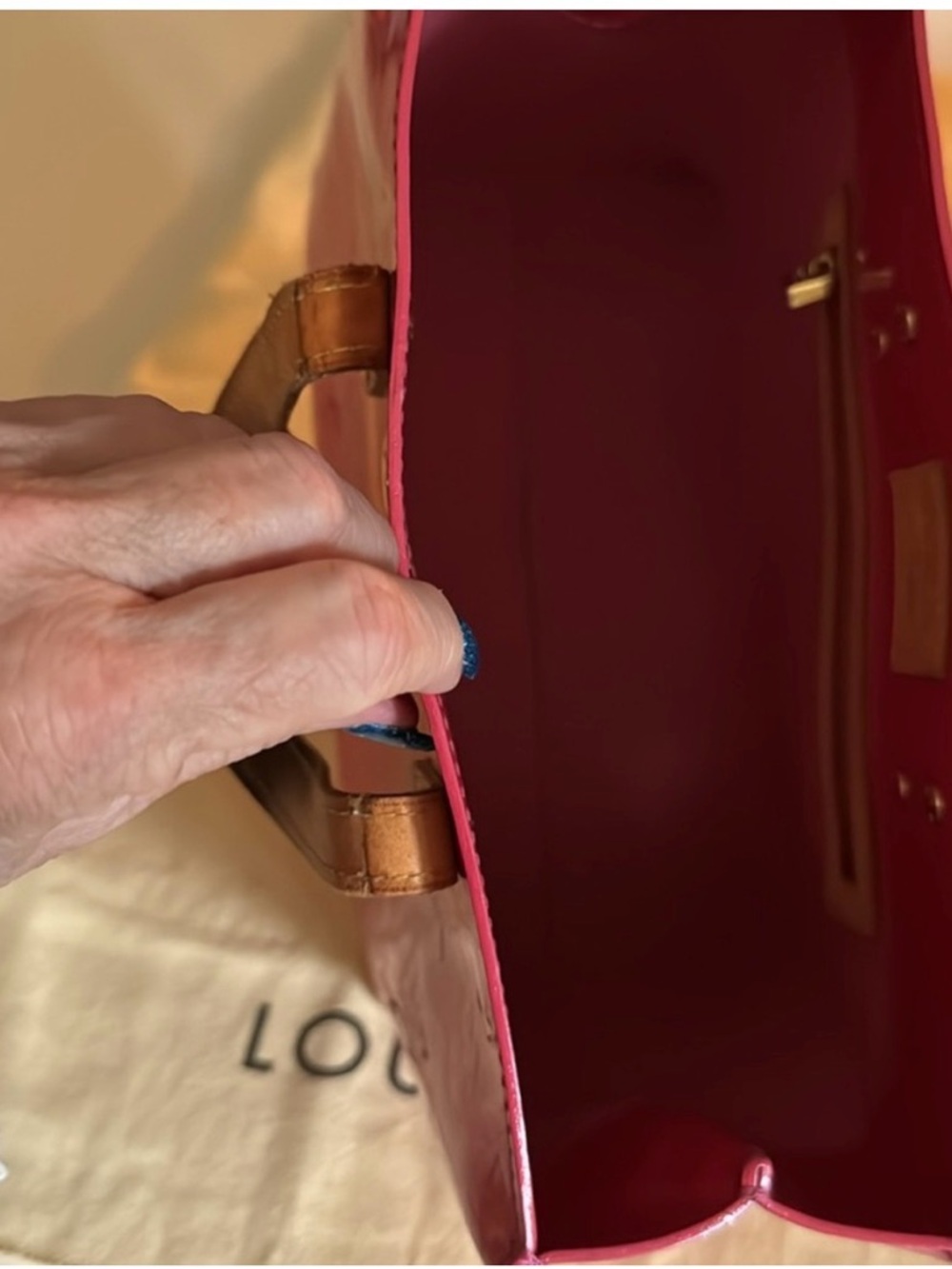 Louis Vuitton Vernis Reade PM Pomme D’Amour Patent Tote - Picture 9 of 13